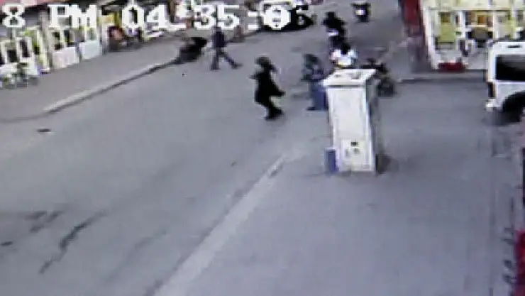 Engelli çocuğun parası gasp edildi