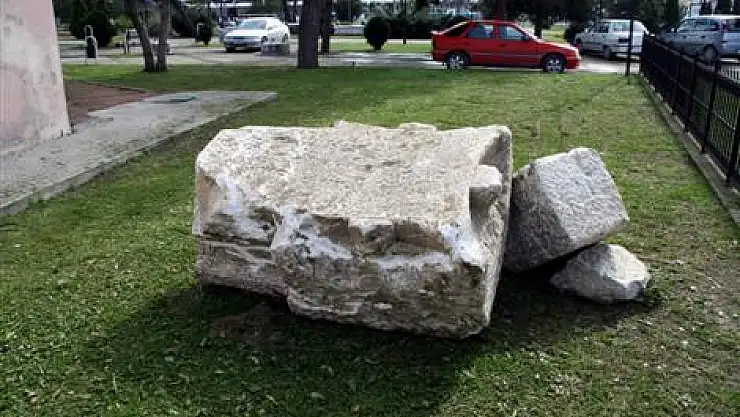 Dolgu alanında tarihi sütunlar bulundu