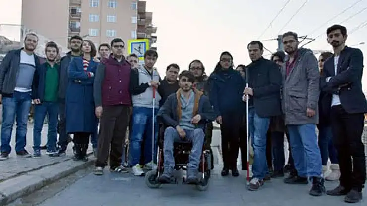 Engelli öğrenciler alt geçide asansör yapılmasını istiyor