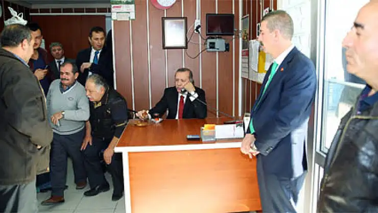 Erdoğan'dan taksi durağına ziyaret