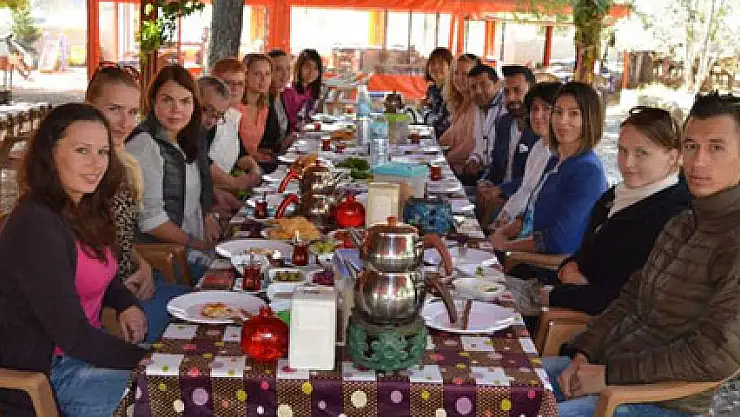 Yabancı gelinler Türkçe öğreniyor