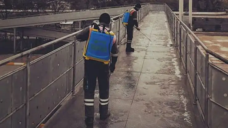 Üst geçitlere buzlanmaya karşı solüsyon