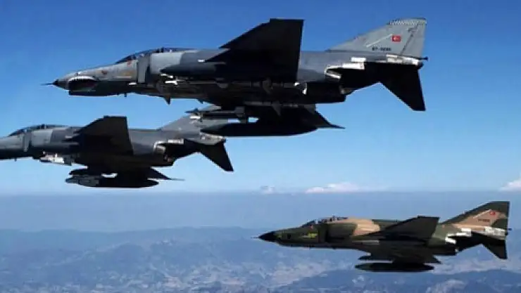 14 F-16 ile Suriye sınırında devriye uçuşu