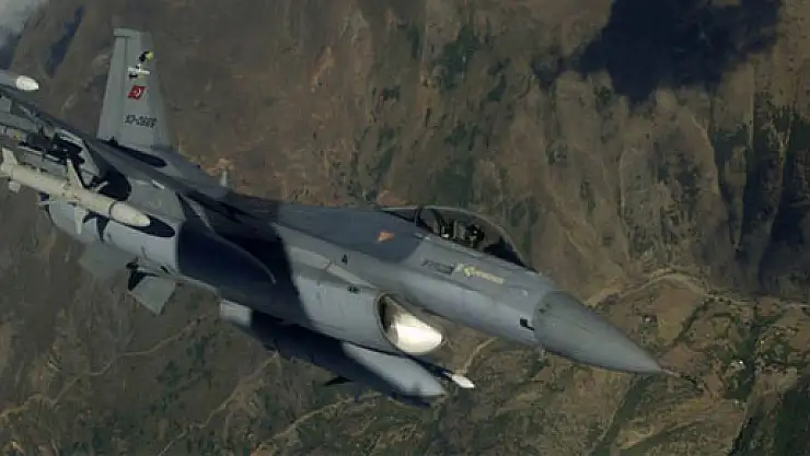 Suriye sınırında F-16'larla devriye uçuşu