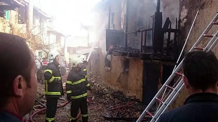 Kütahya'da korkutan yangın