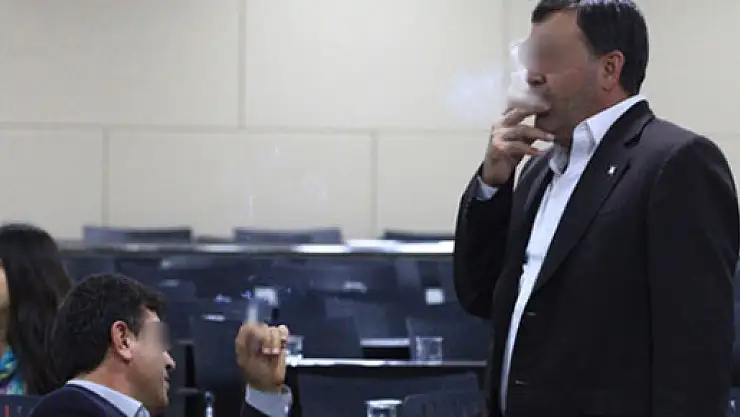 Meclis salonu dumanaltı