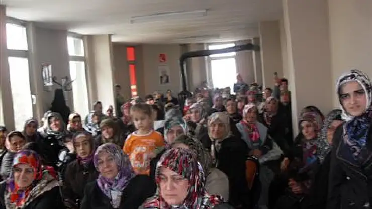 SP, Kadın Kolları 'Kutlu Doğum' u kutladı