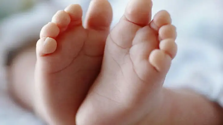 Annesiyle uyuyan 6 aylık bebek uyanamadı