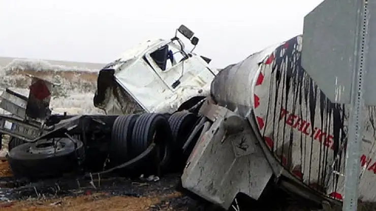 Kırıkkale'de iki ayrı trafik kazası: 3 ölü, 17 yaralı