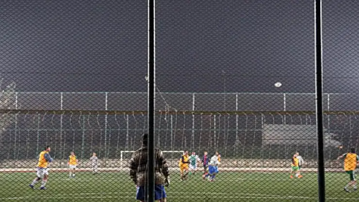 Halı sahadaki ölümlere dikkat