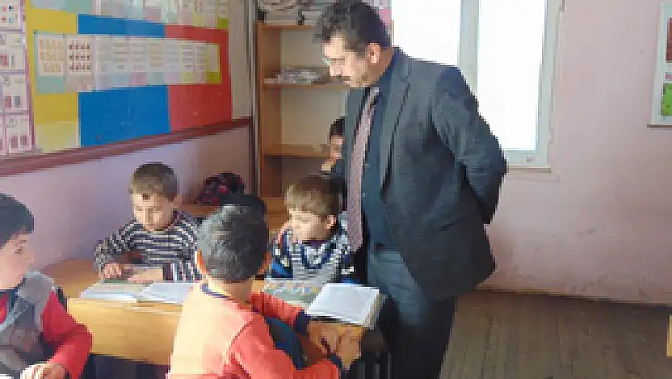 MÜDÜR ÖZDEMİR'DEN OKUL ZİYARETLERİ