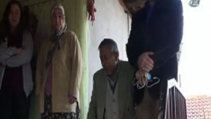 Aydın şehidine ağlıyor