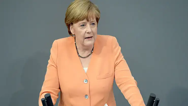 Merkel'in ofisinde bomba alarmı