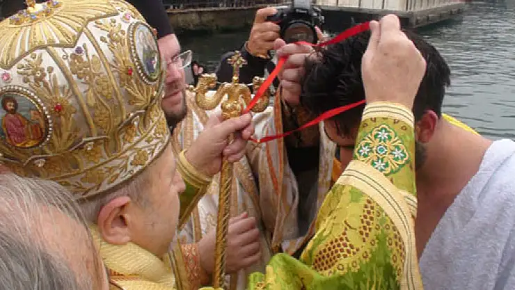 Boğaz'da haç çıkarma töreni