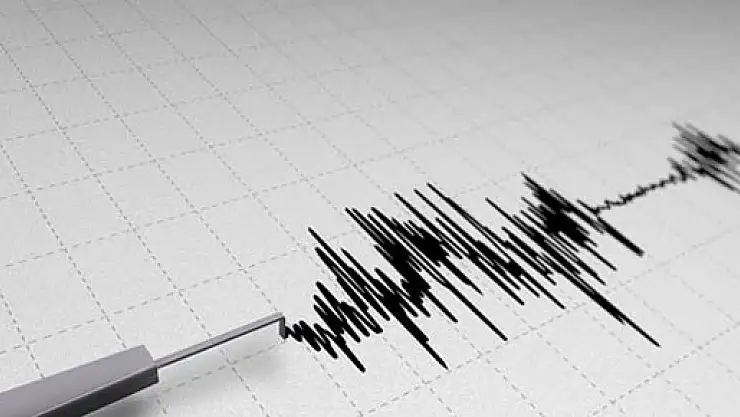 Van'da art arda 2 deprem!