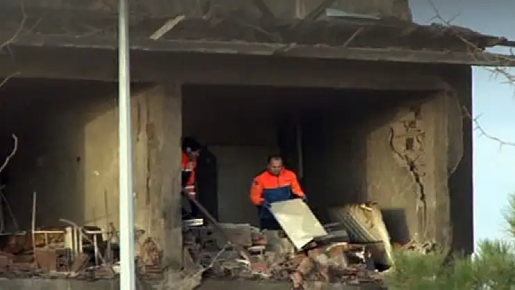 Patlamanın şiddeti gün ağarınca ortaya çıktı!