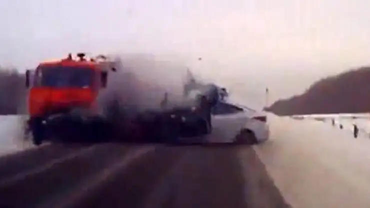 Direksiyon başında uyumanın bedelini canıyla ödedi