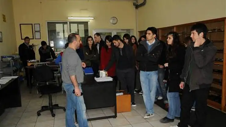 Geleceğin mühendisleri silah fabrikasını gezdi