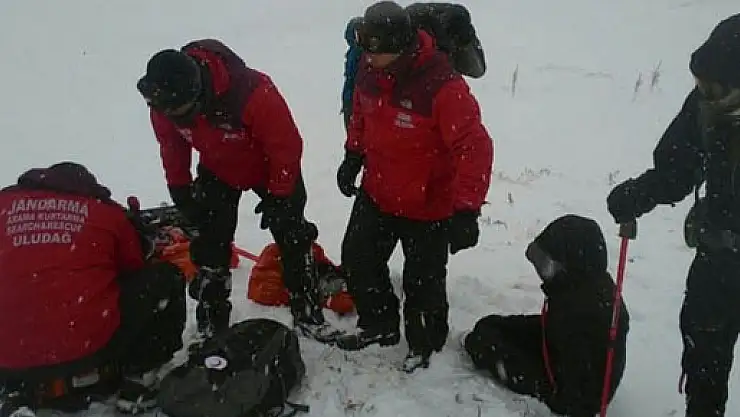 Üniversiteliler Uludağ'da ölümden döndü