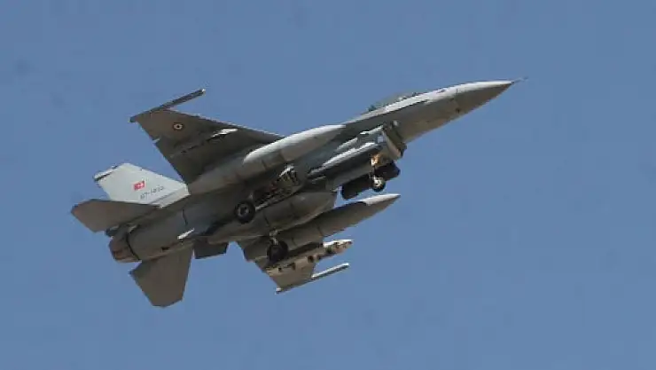 Türk jetine Ege'de Yunan tacizi