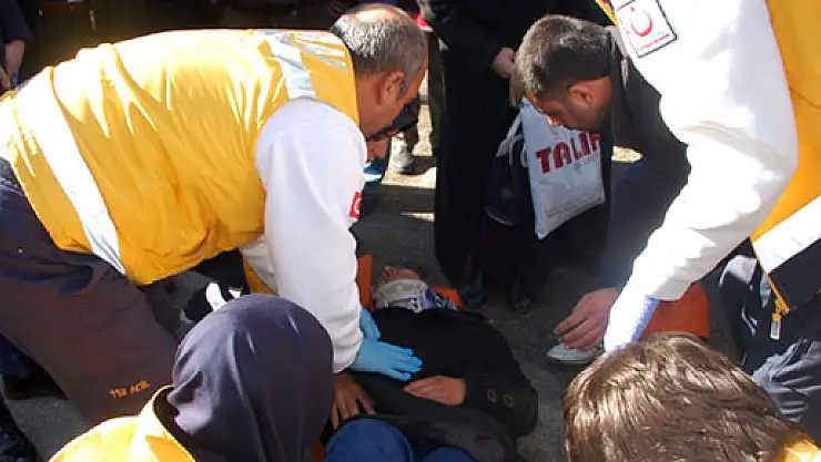 Genç kadın yolcu otobüsünün altında kaldı