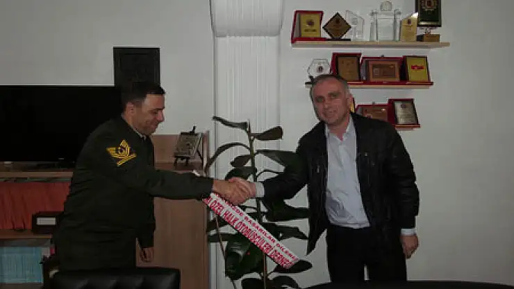Komutan Akçay' a ziyaretler sürüyor