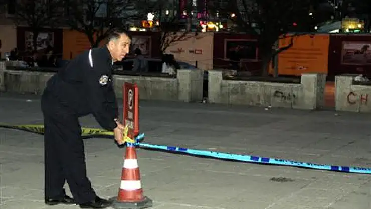 Unutulan çanta polisi alarma geçirdi