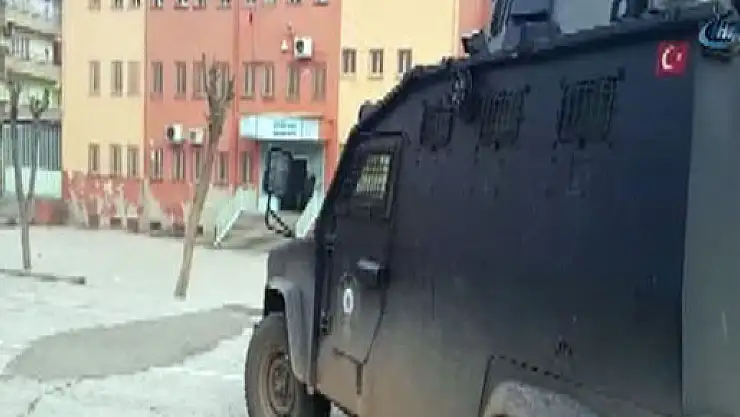 Diyarbakır'da karne dağıtım töreninde patlama: 5 öğrenci yaralı