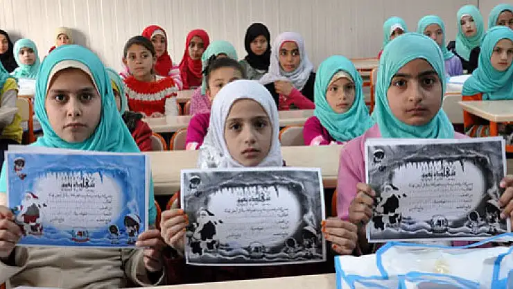 Çadır kentte karne heyecanı