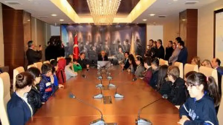 TAM PUAN ALAN ÖĞRENCİLER ÖDÜLLENDİRİLDİ