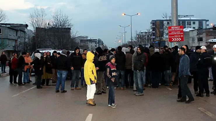 Bursa'da vatandaşlar saatlerce yol kapattı