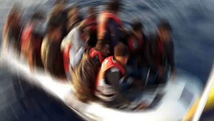 Malezya'da mülteci botu battı: 13 ölü