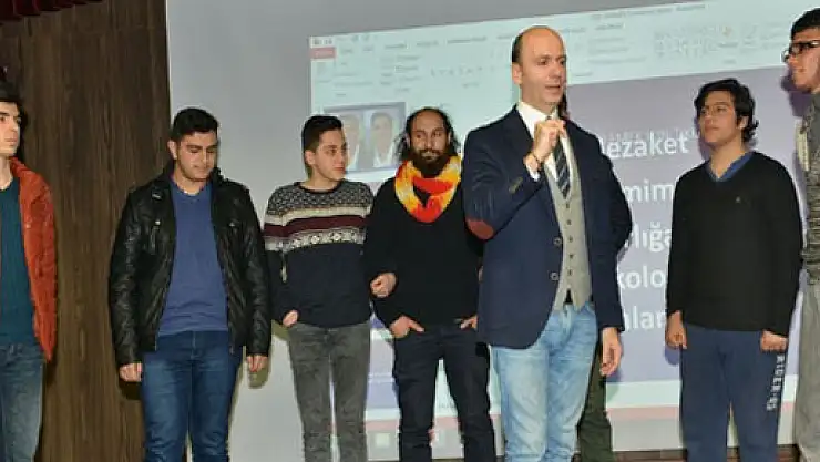 Ünlü sunucu gençlere iletişimi anlattı