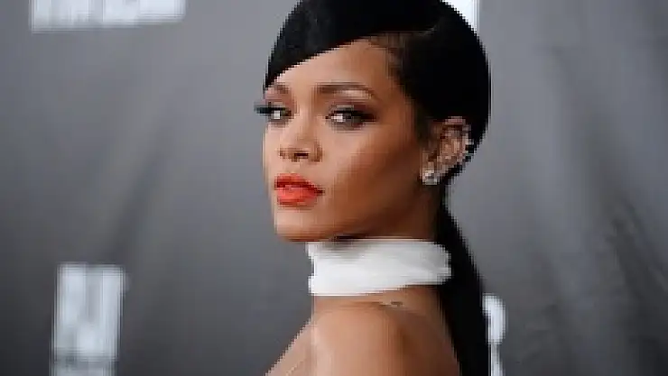 Rihanna'nın 27 bin TL'lik kulaklığı