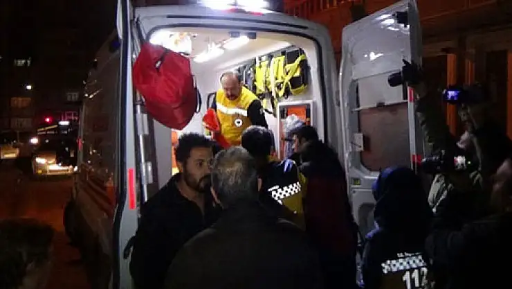 Kız arkadaşına kızan genç intihar etmek istedi