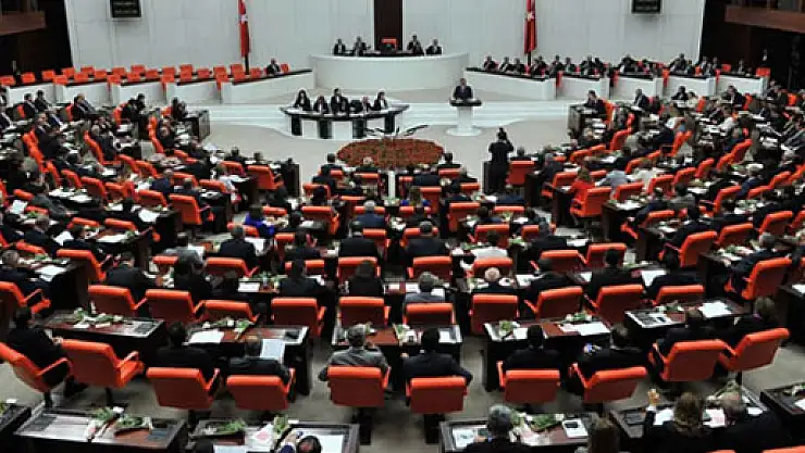 Merakla beklenen yasa Meclis'ten geçti