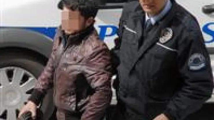 Yurttan kaçan kızla ilişkiye giren genç gözeltına alındı