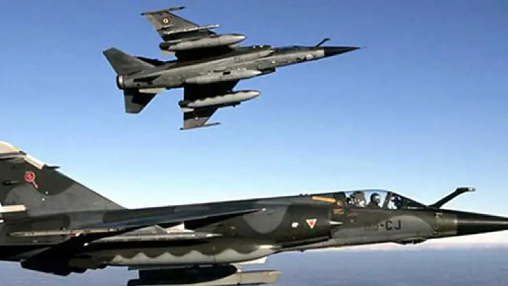 Türk jetlerine Yunan tacizi