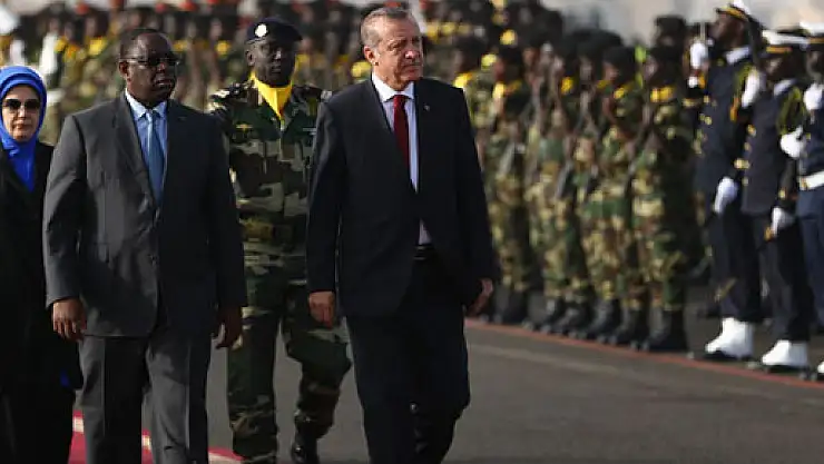 Erdoğan Senegal'de resmi törenle karşılandı