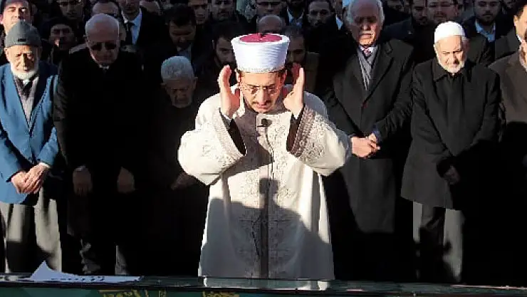 Eski Bakan Adak son yolculuğuna uğurlandı