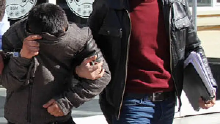 SAHTE PARAYI BOZDURMAK İSTERKEN DAYAK YİYEREK HASTANELİK OLDU