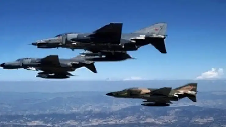 Suriye sınırında 10 F-16 ile devriye uçuşu
