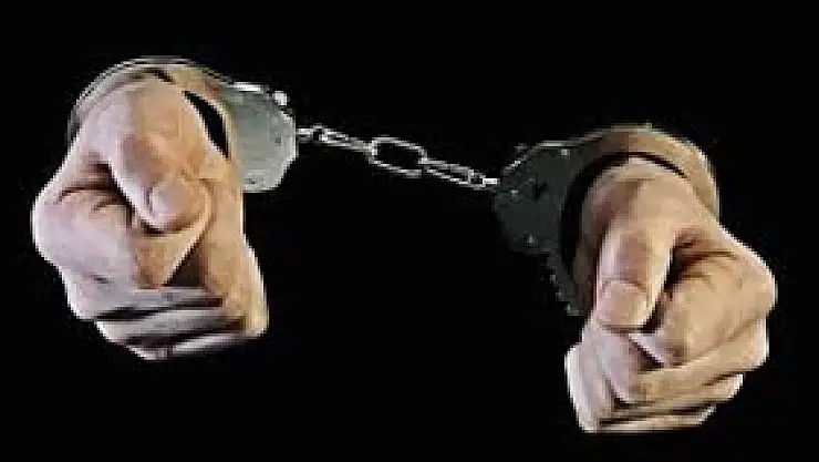 Şüpheli Araçtan 4 Adet Tabanca Ele Geçti