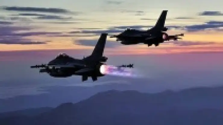 10 F-16 uçağı ile devriye uçuşu