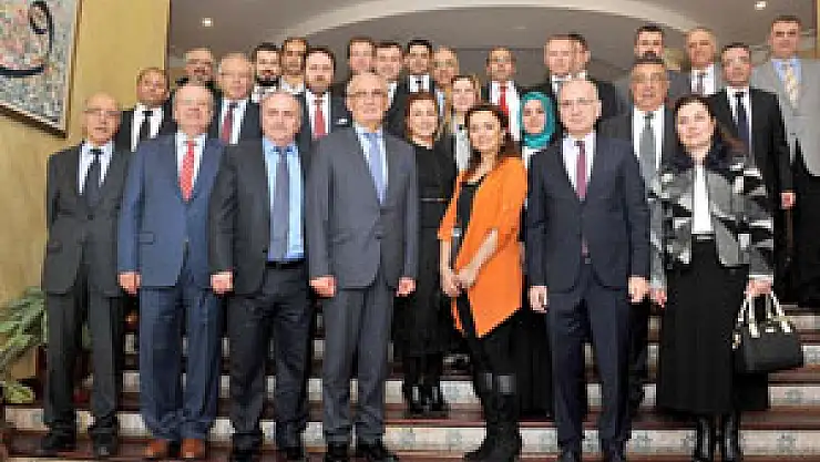 BAŞKAN YILMAZ MUHASEBECİLERİ AĞIRLADI