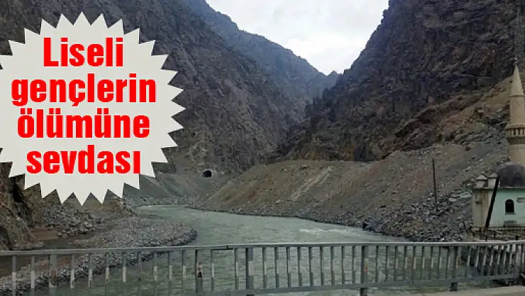 Liseli gençlerin ölümüne sevdası