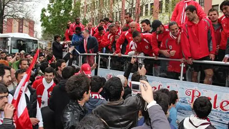 Samsunspor'da sevinç turu