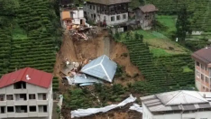 Rize'de heyelan