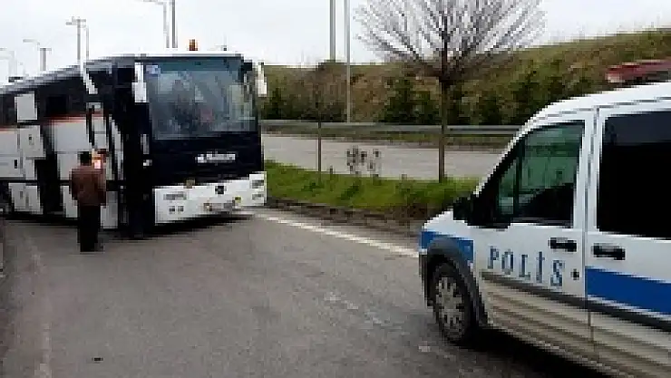 Kaza yapan çalıntı otobüs, polisi alarma geçirdi