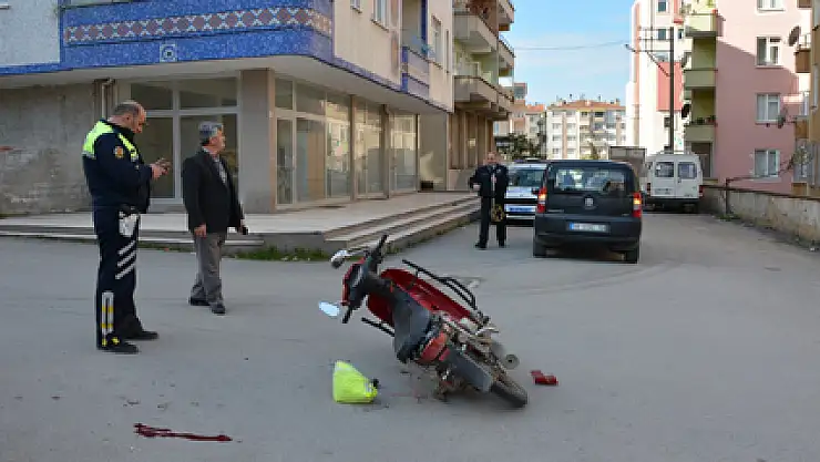 Kamyonetle Motosiklet Çarpıştı: 1 Yaralı